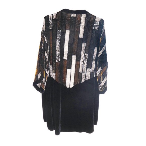 Black and Gold Silk Jacket - Picture 4 of 7